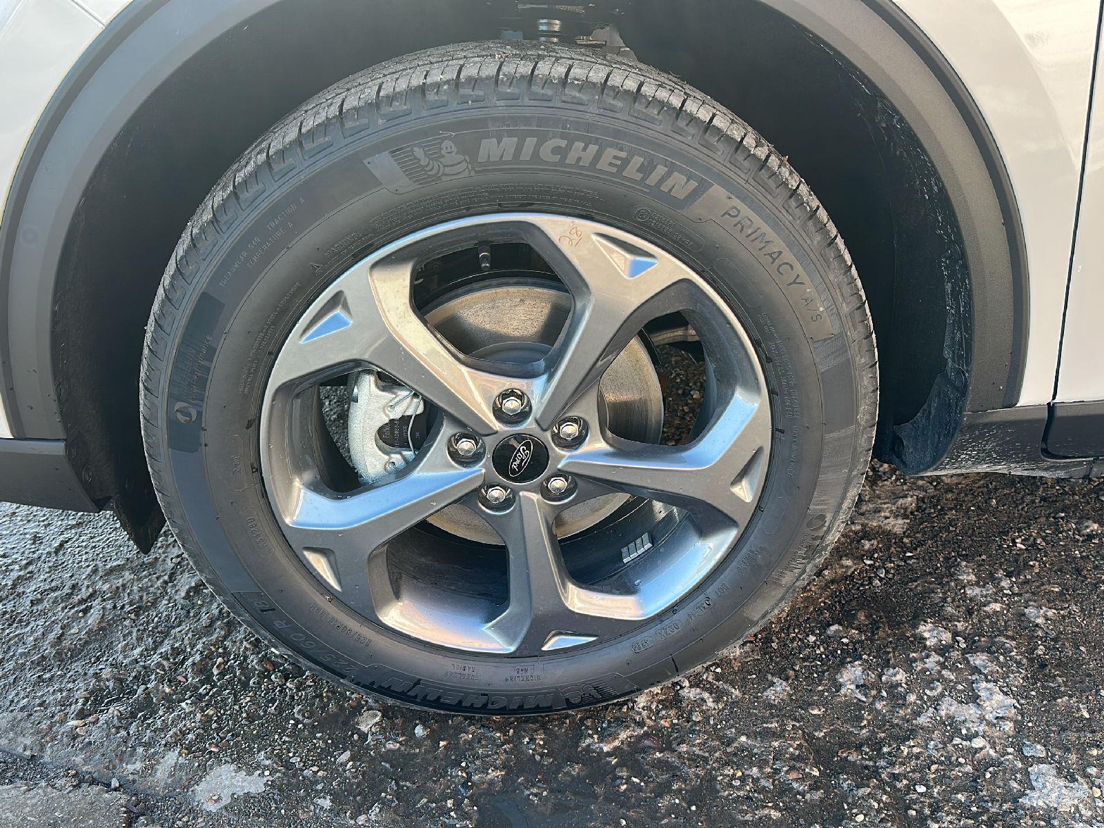 2025 Ford Escape ST-Line Select photo 2