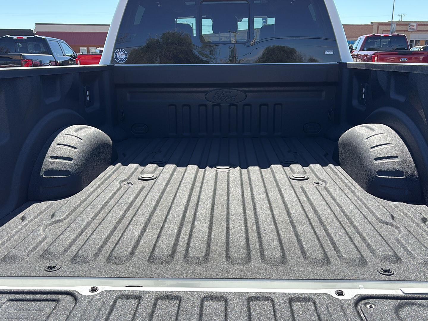 2026 Ford F-350 Super Duty Platinum - Photo 35