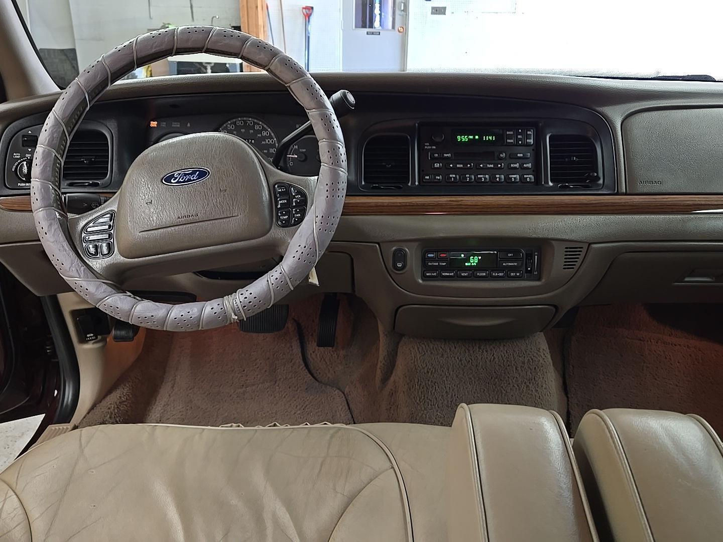 Used 2002 Ford Crown Victoria LX with VIN 2FAFP74WX2X140581 for sale in Billings, MT