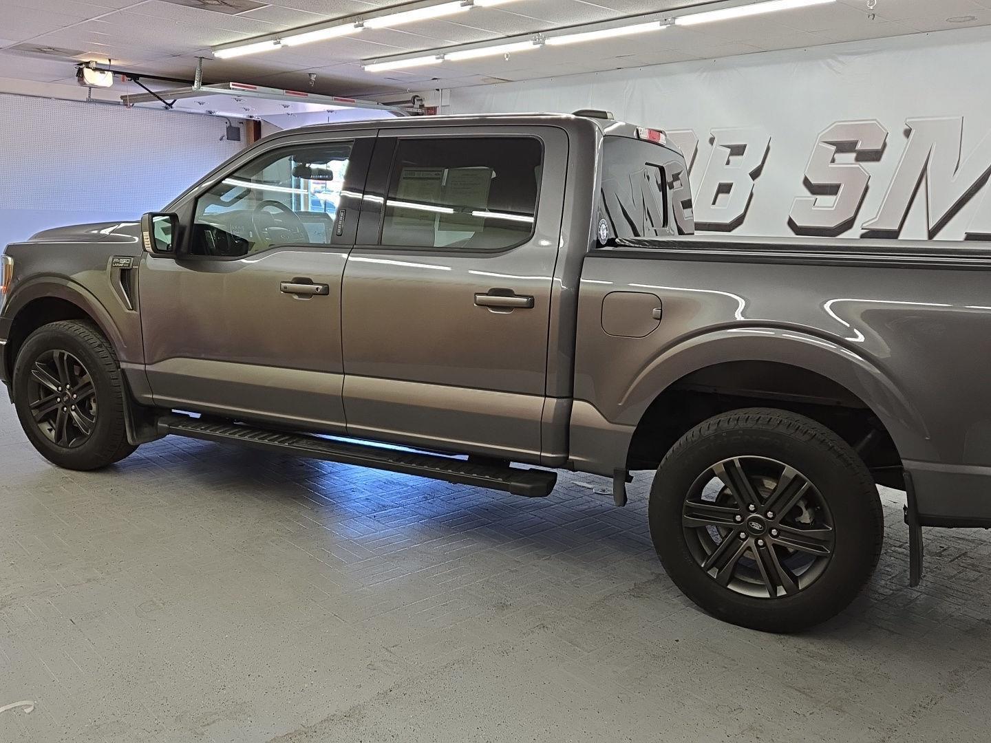 2021 Ford F-150 Lariat photo 2