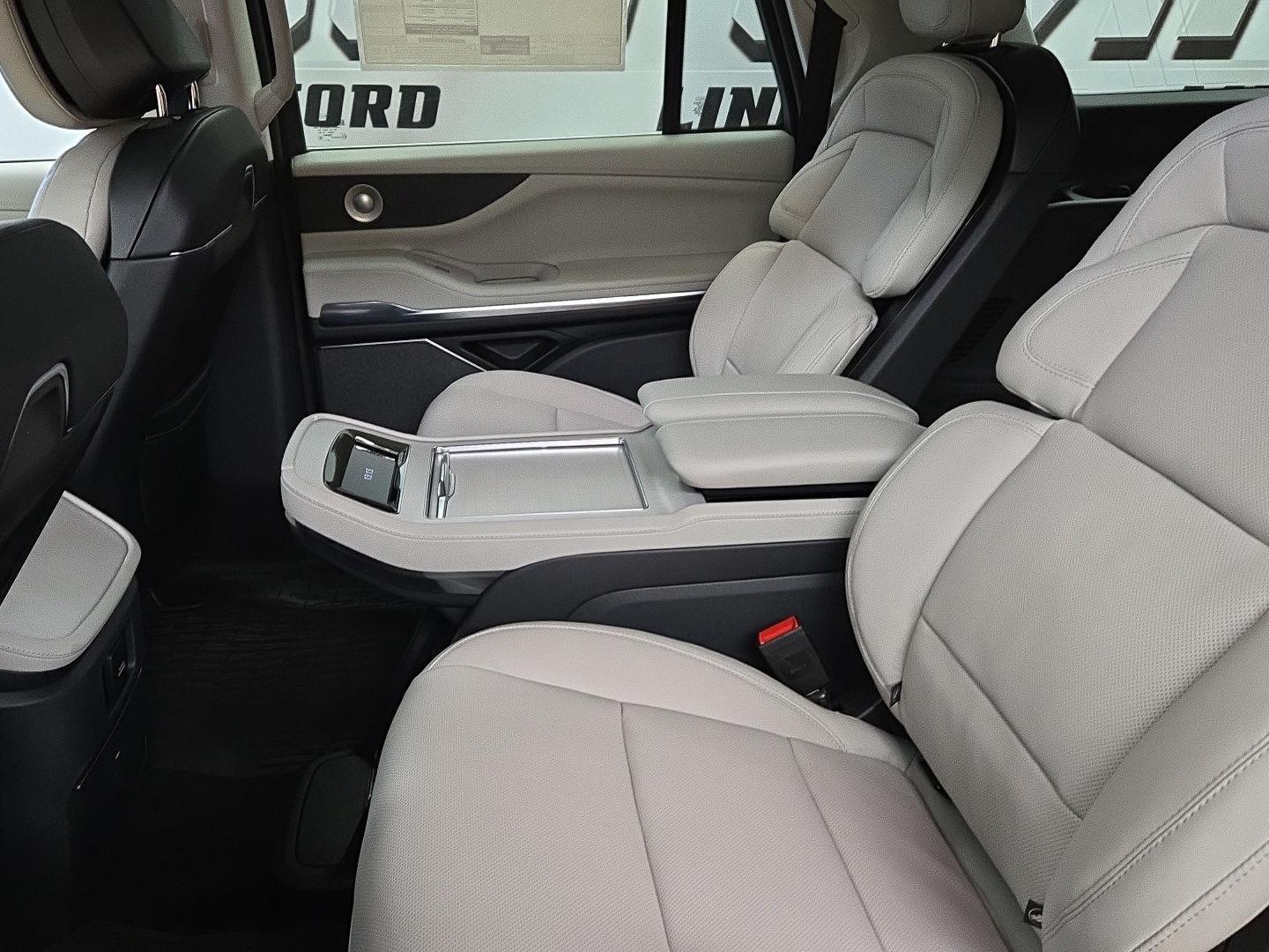 2025 Lincoln Navigator Reserve L - Photo 7