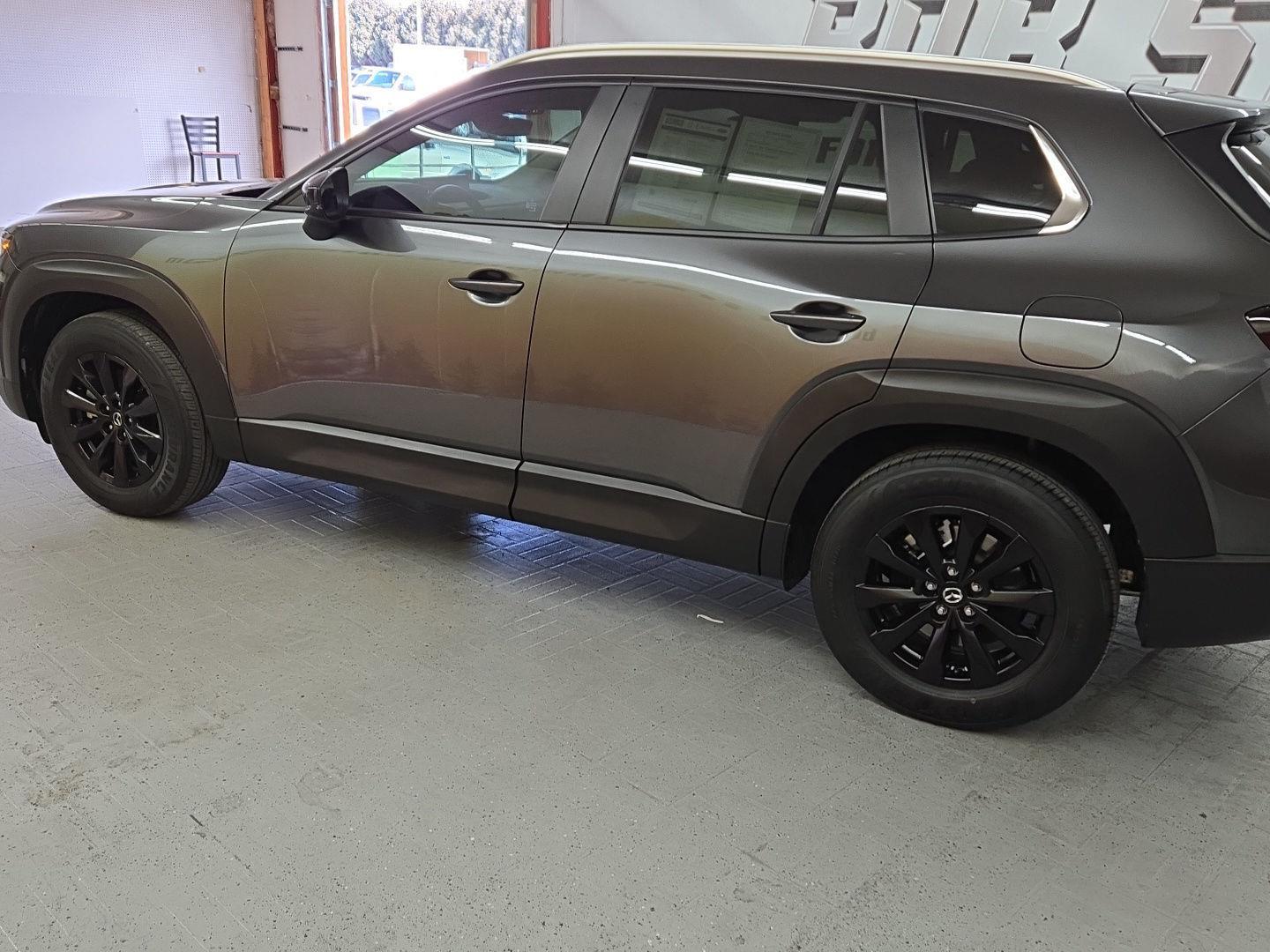 2023 Mazda CX-50 2.5 Preferred Plus photo 3