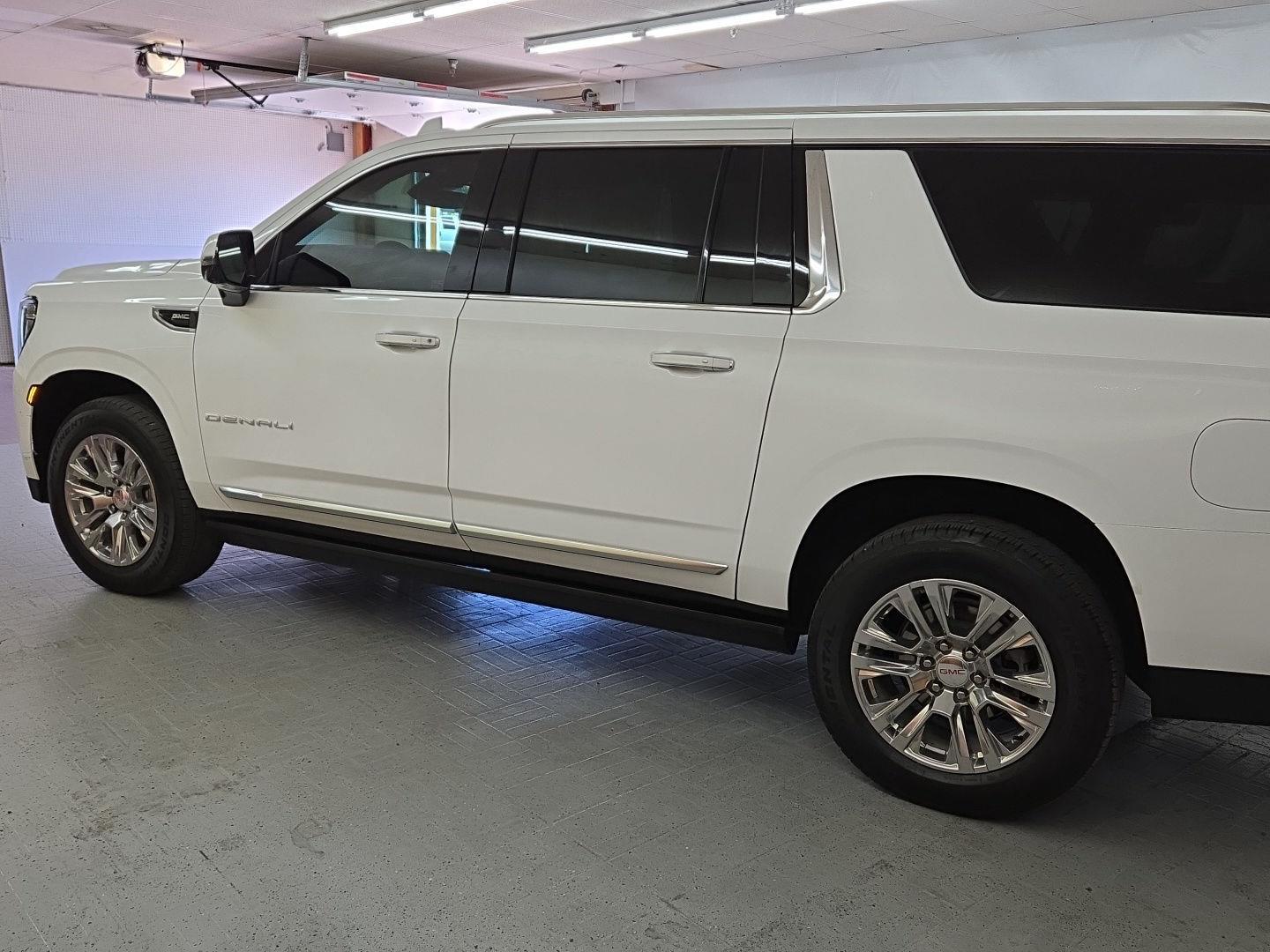 2023 Gmc Yukon XL Denali photo 3
