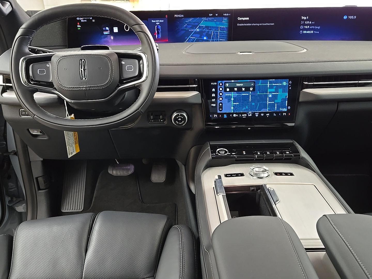 2025 Lincoln Navigator L Reserve photo 2