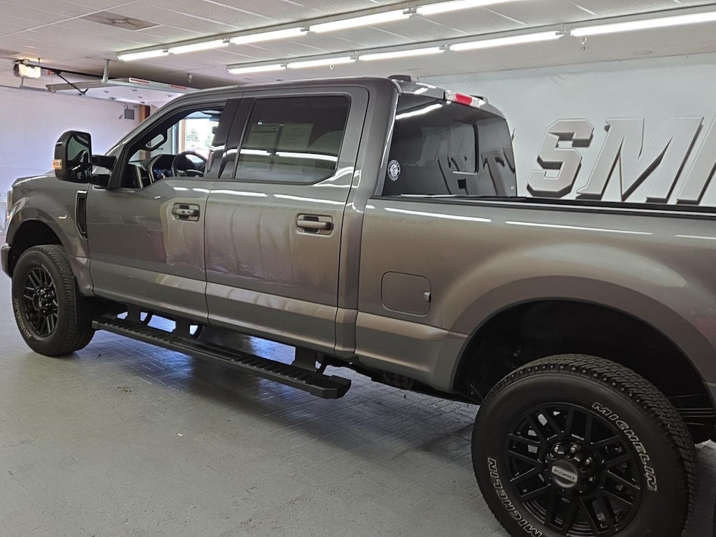 Used 2022 Ford Super Duty F-350 SRW Lariat Truck