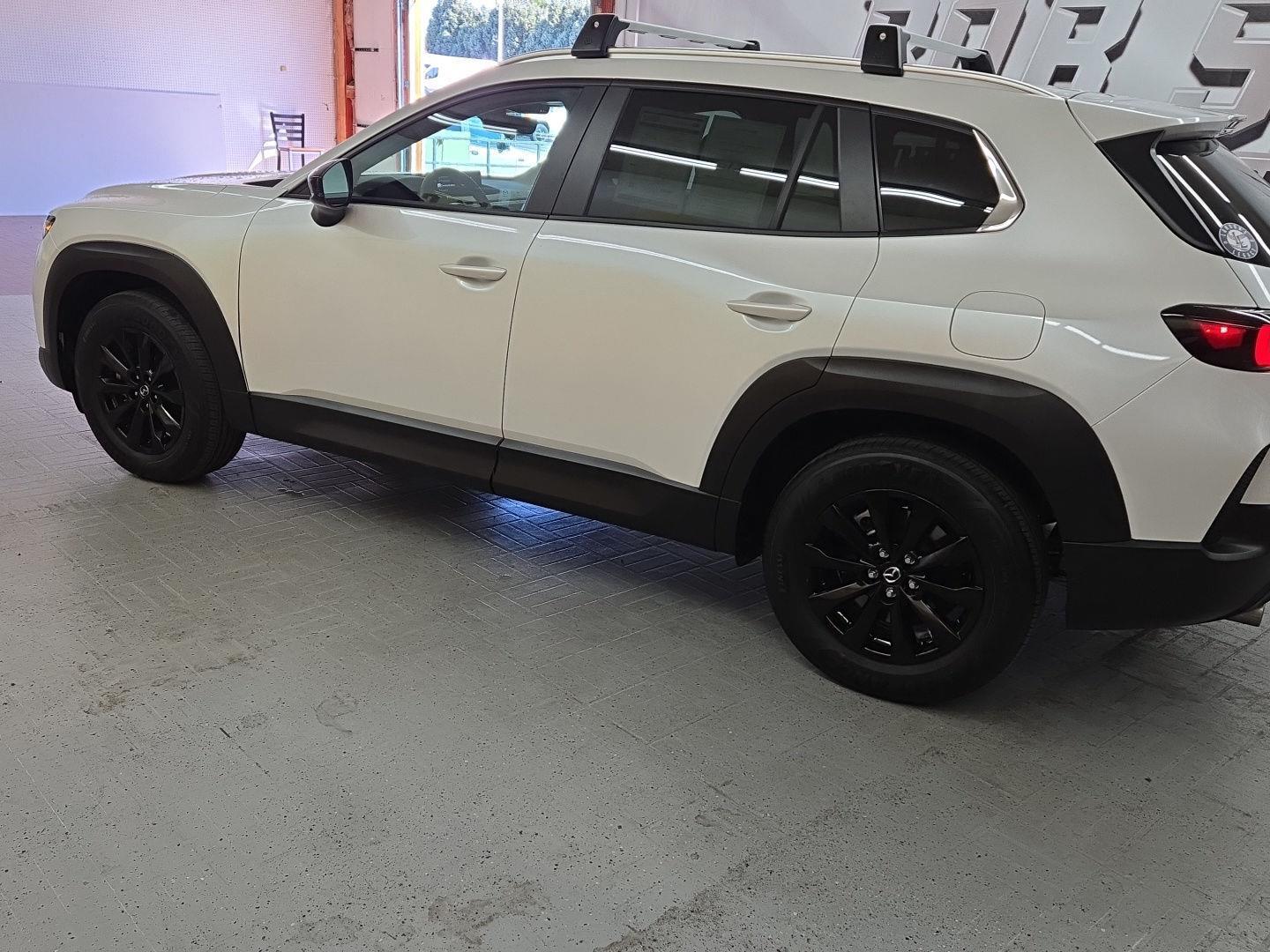 2025 Mazda CX-50 Select photo 3
