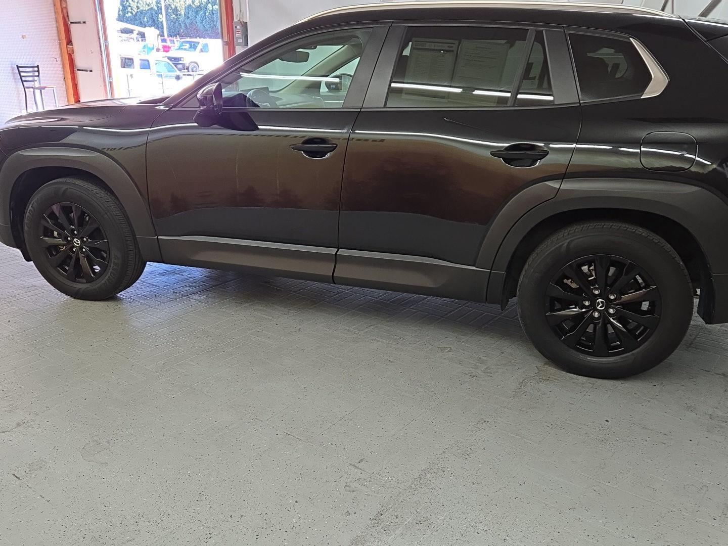 2023 Mazda CX-50 2.5 Preferred Plus photo 3
