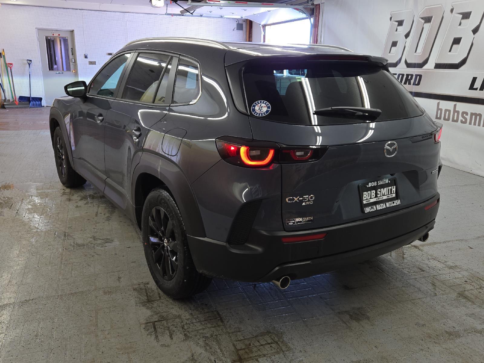 2024 Mazda CX-50 2.5 Select photo 4