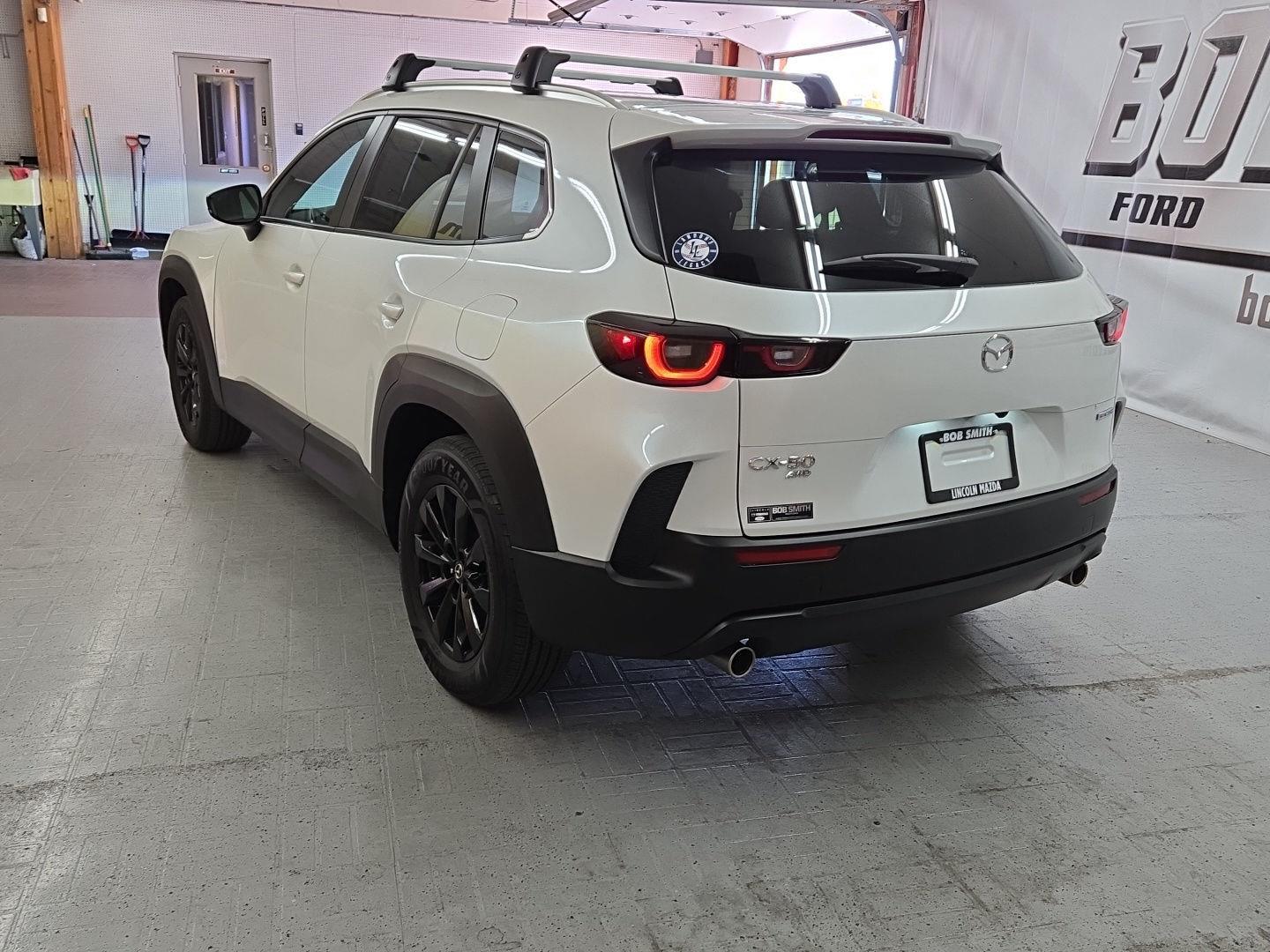 2025 Mazda CX-50 Select photo 4