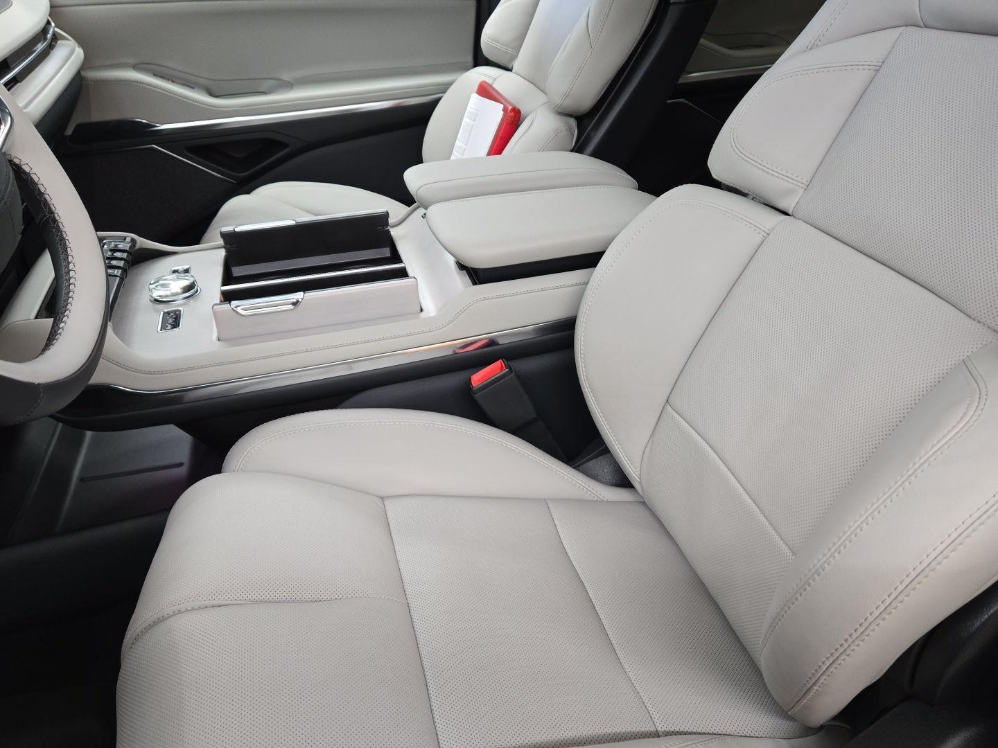 2025 Lincoln Navigator Reserve L - Photo 6
