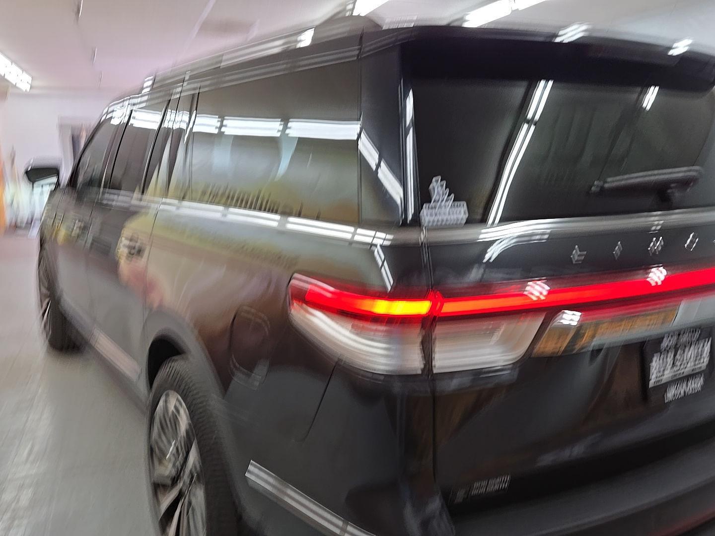 2022 Lincoln Navigator L Reserve photo 4