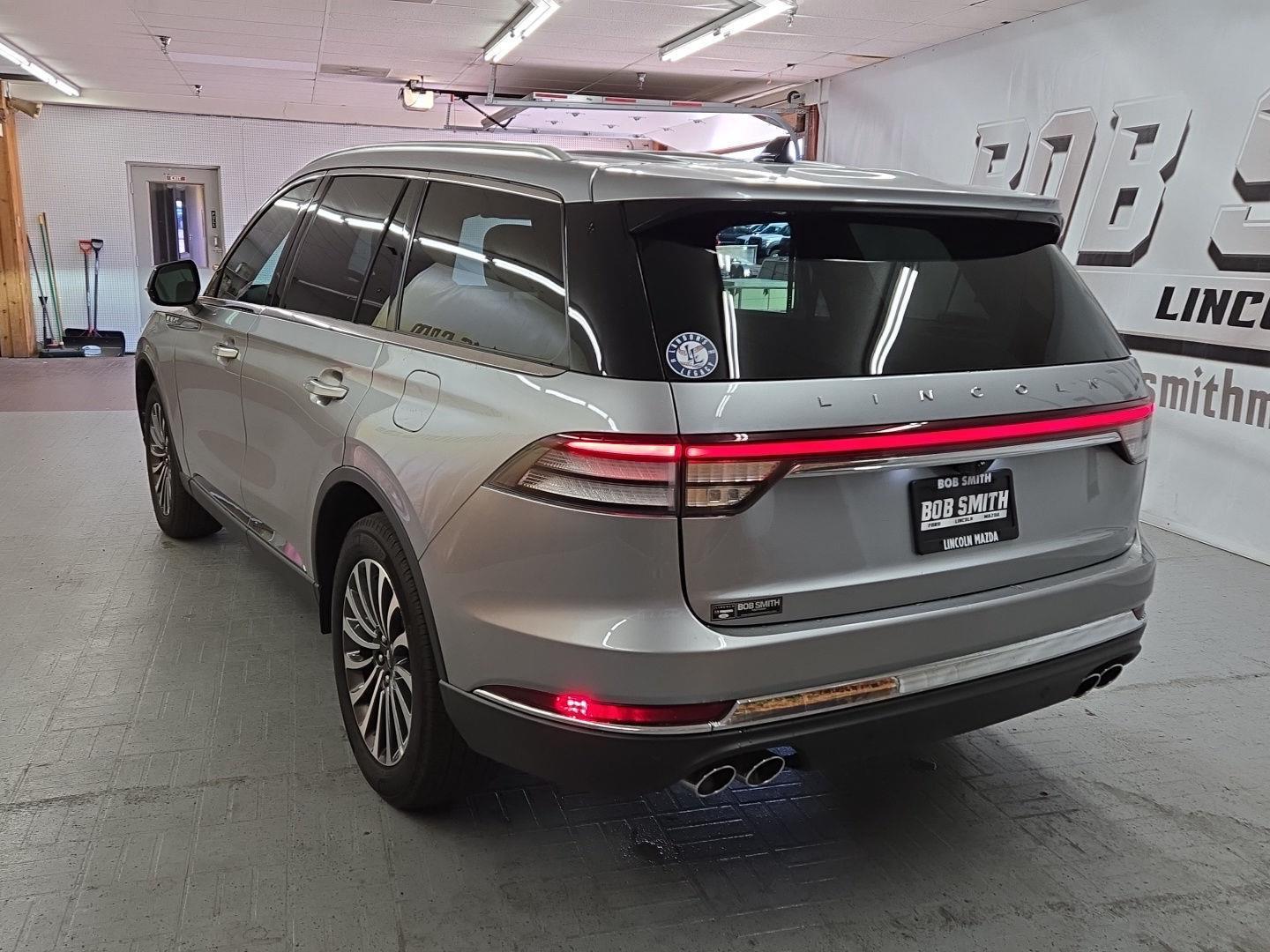 2023 Lincoln Aviator Reserve photo 2