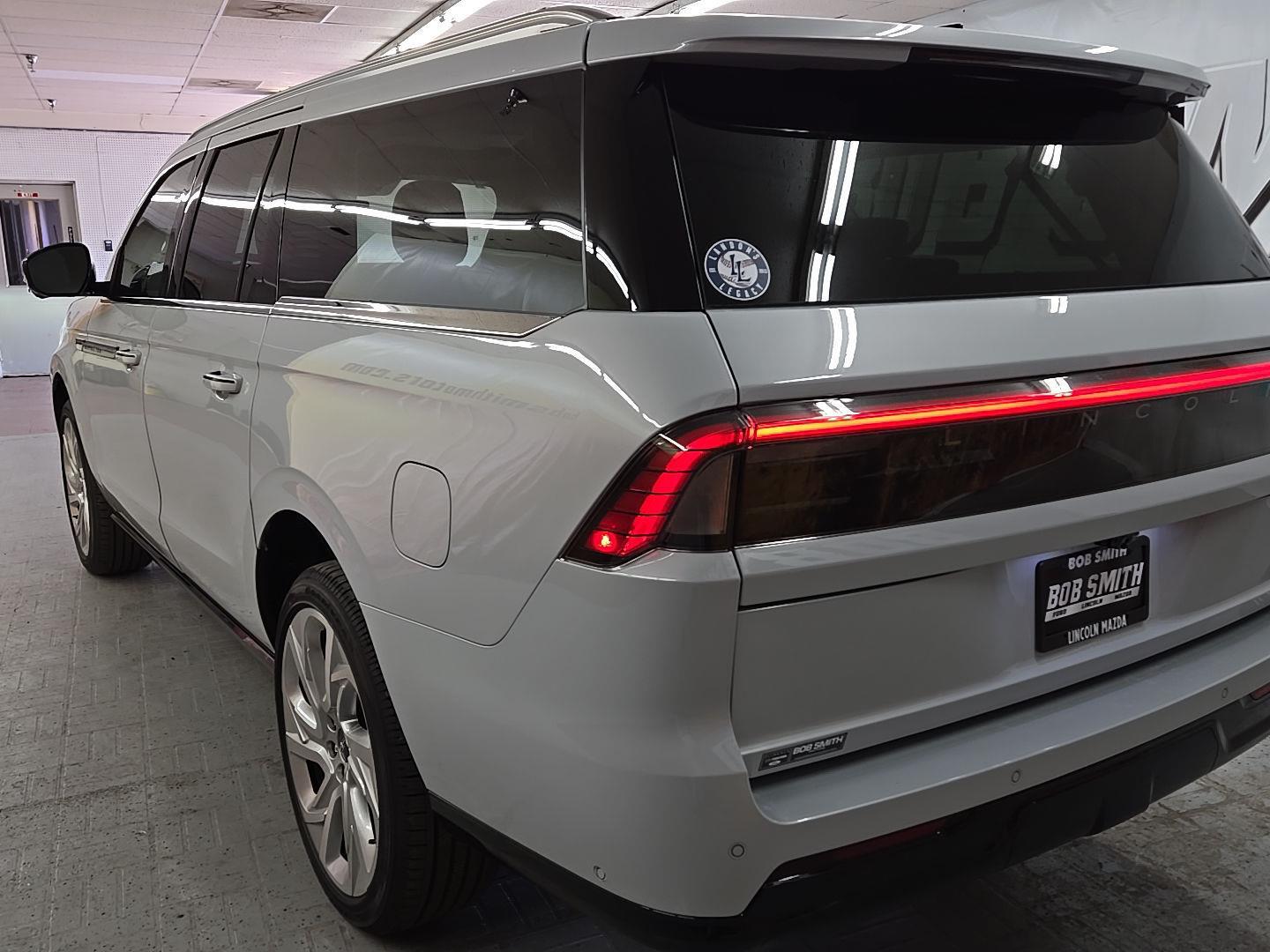 2025 Lincoln Navigator L Reserve photo 4