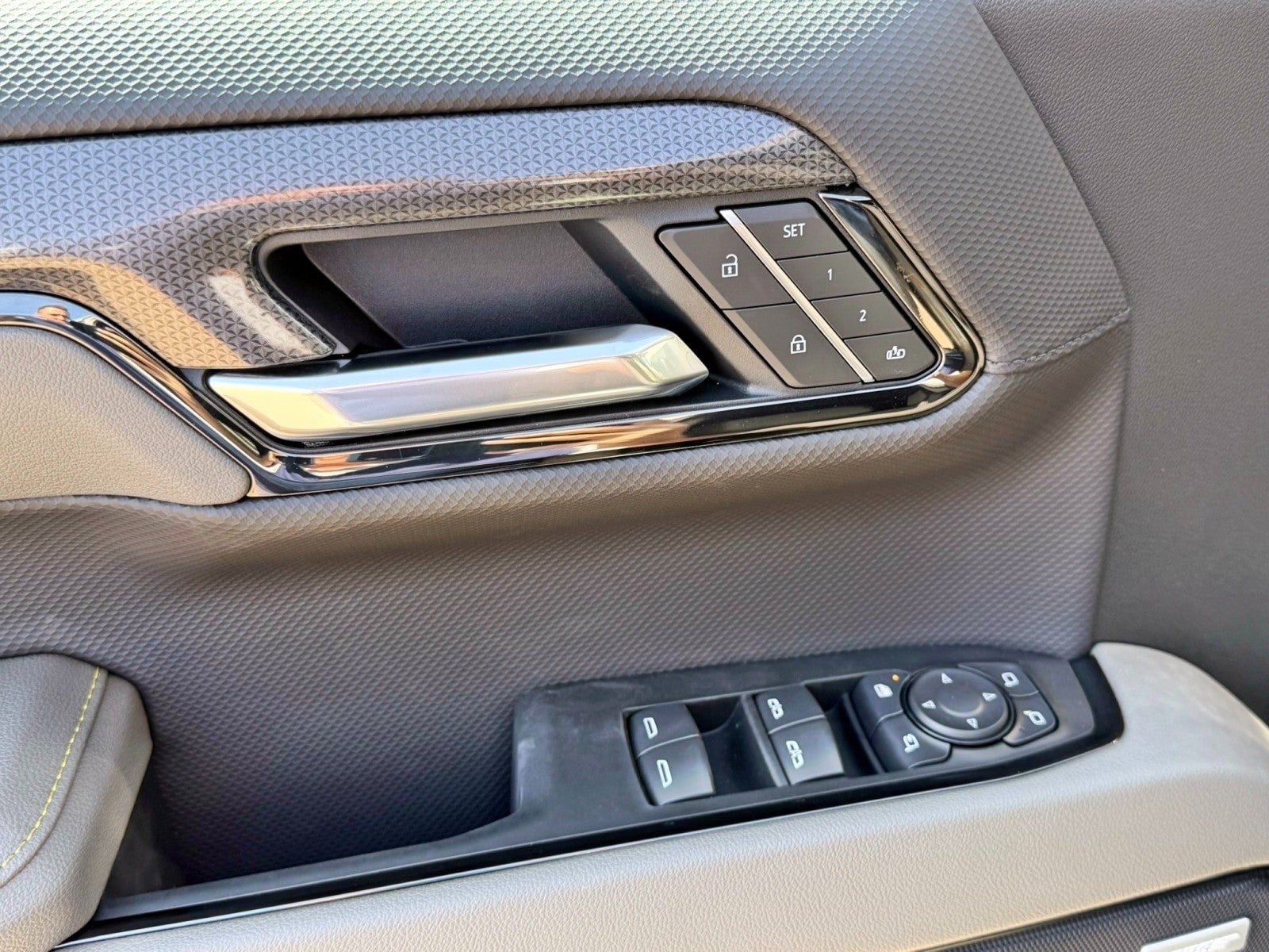 2026 Chevrolet Silverado 1500 ZR2 - Photo 40