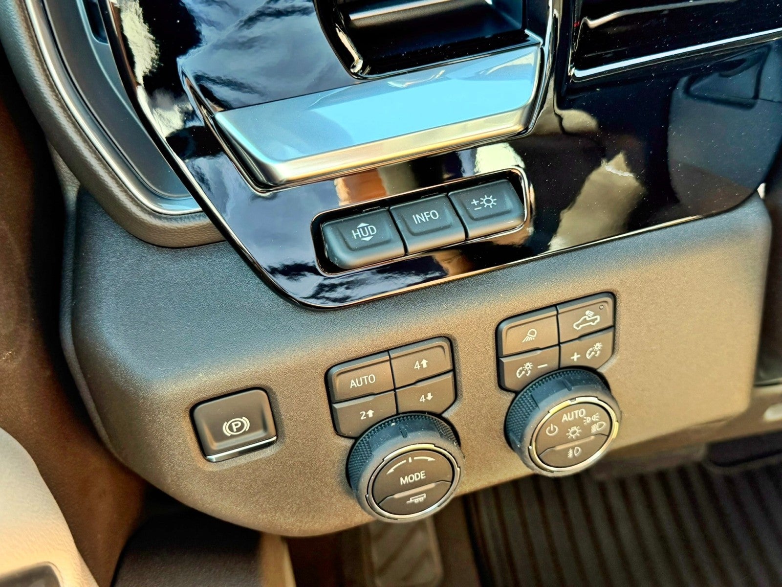 2026 Chevrolet Silverado 3500 HD LTZ - Photo 49