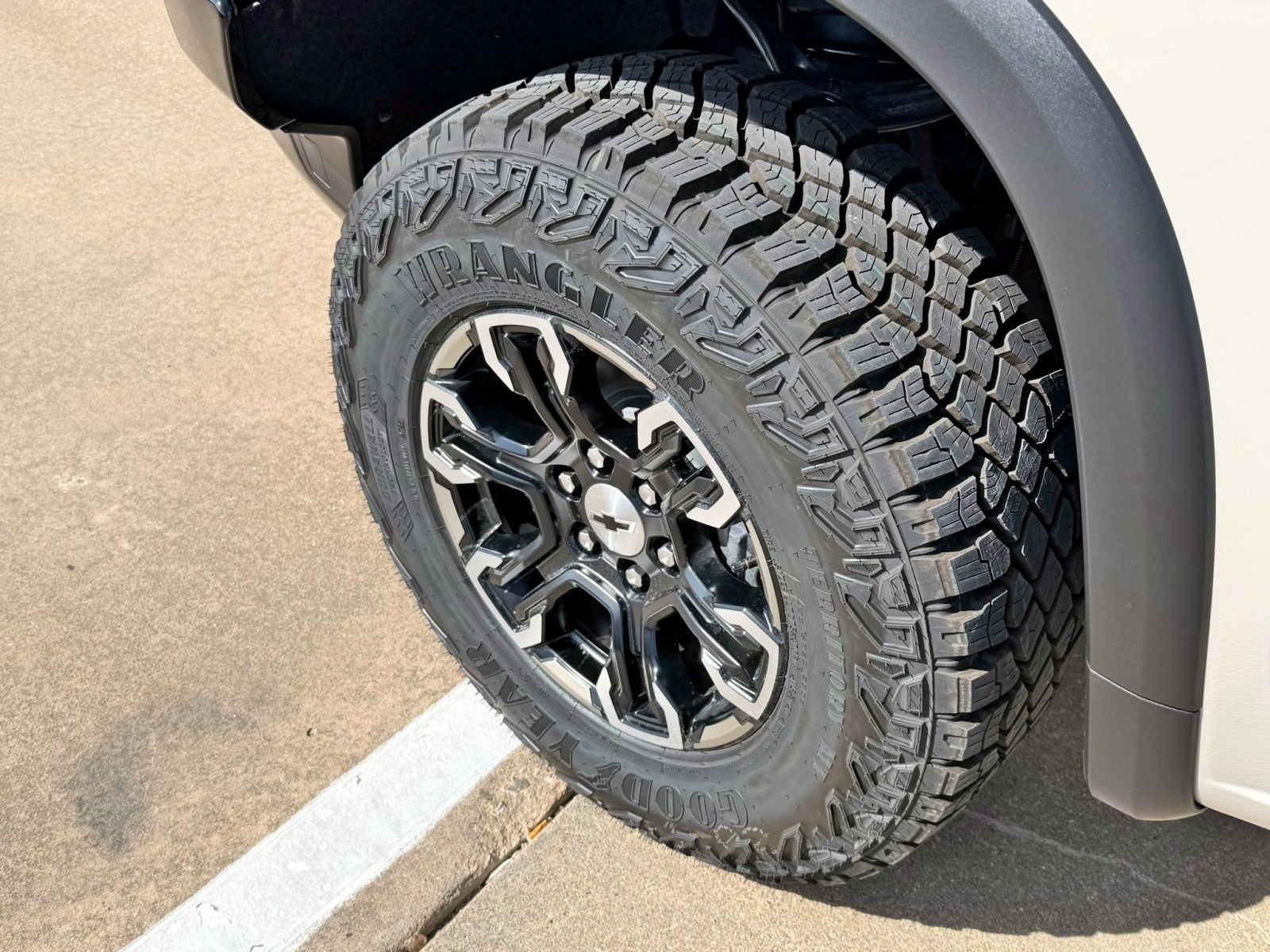 2026 Chevrolet Silverado 1500 ZR2 - Photo 37