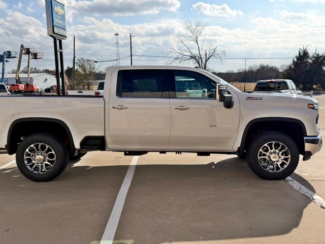 2026 Chevrolet Silverado 2500 HD LTZ - Photo 6