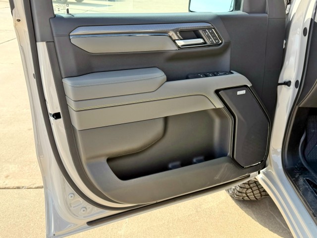 2026 Chevrolet Silverado 1500 ZR2 - Photo 14