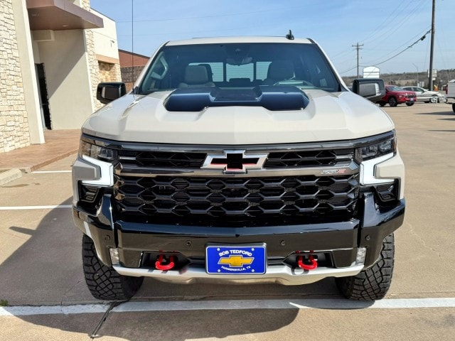 2026 Chevrolet Silverado 1500 ZR2 - Photo 8