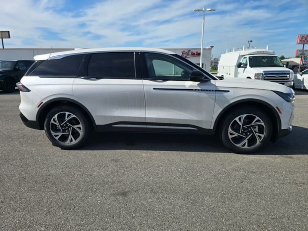 New 2026 Lincoln Nautilus Premiere SUV