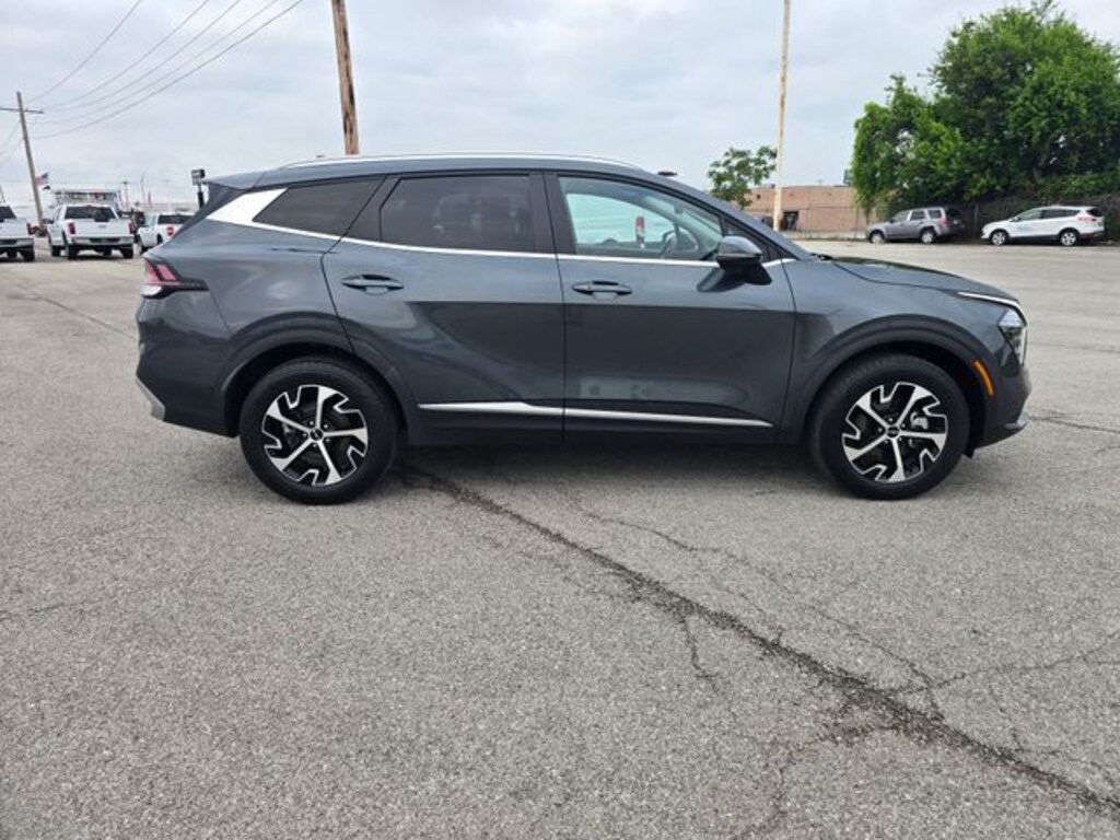Used 2024 Kia Sportage Hybrid EX SUV