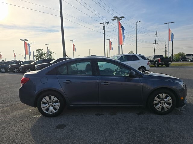 2014 Chevrolet Cruze photo 3
