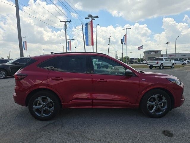 2023 Ford Escape ST-Line photo 3