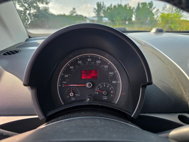 2010 Volkswagen New Beetle Base - Photo 17