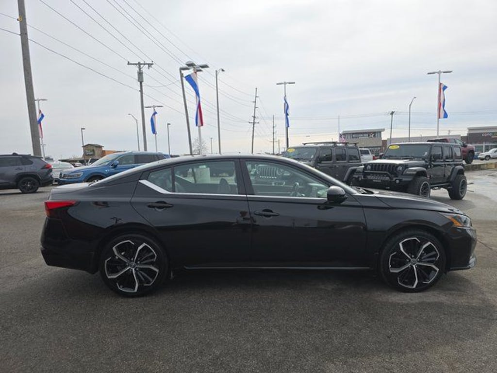 Used 2024 Nissan Altima 2.5 SR Sedan