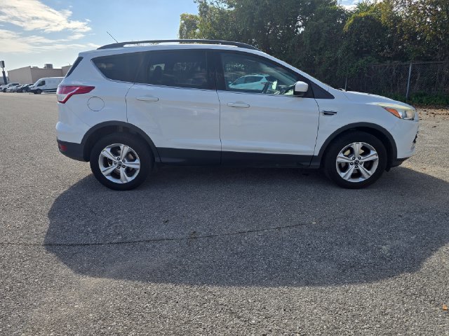 Used 2016 Ford Escape SE with VIN 1FMCU0GX3GUC67104 for sale in Fort Wayne, IN