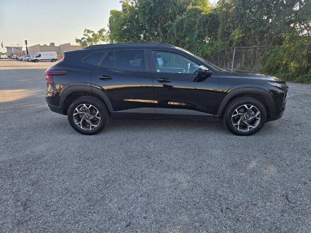 Used 2025 Chevrolet Trax LT SUV