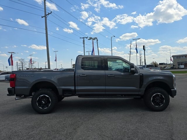 2025 Ford F-350 XLT photo 3