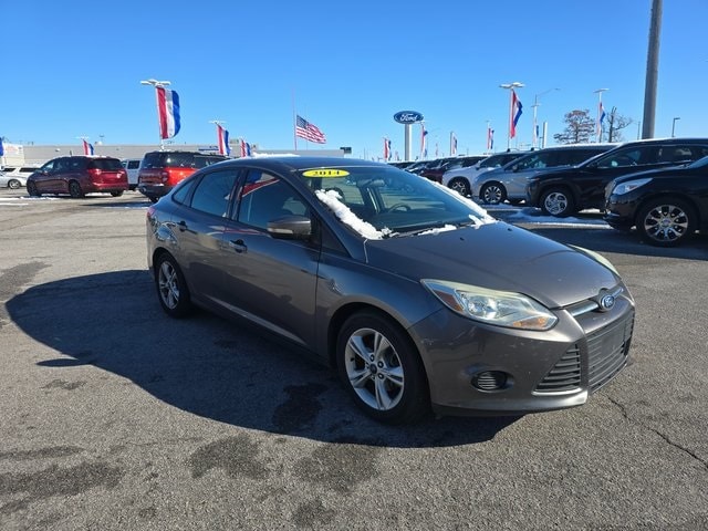 Used 2014 Ford Focus SE with VIN 1FADP3F27EL404528 for sale in Fort Wayne, IN