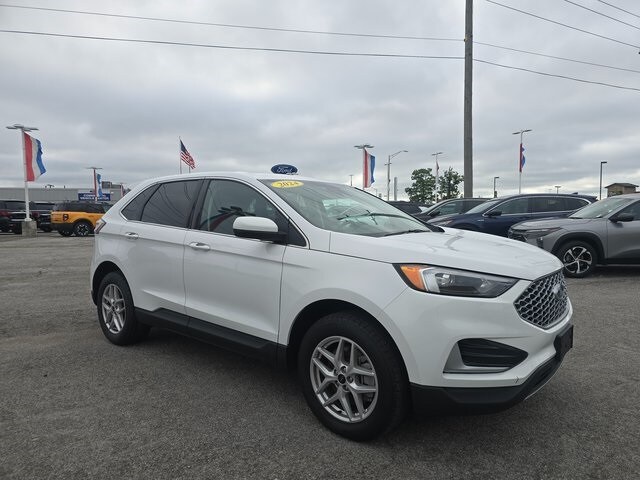 2024 Ford Edge SEL photo 2