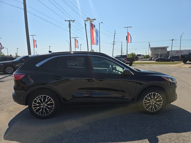 2021 Ford Escape Plug-In Hybrid SEL photo 2