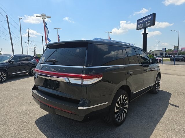 2023 Lincoln Navigator Black Label photo 3