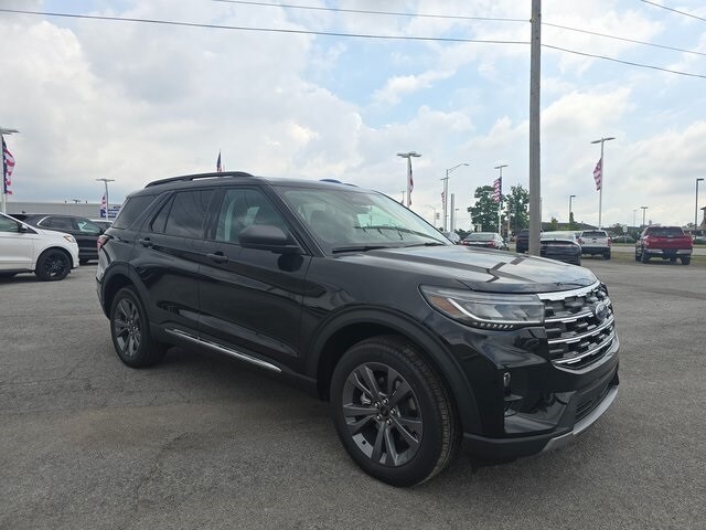 2025 Ford Explorer photo 2