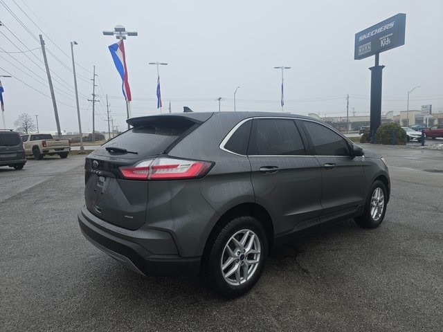 2022 Ford Edge SEL photo 4