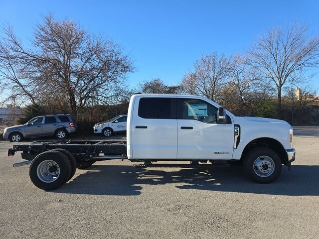 2026 Ford F-350 XL photo 2