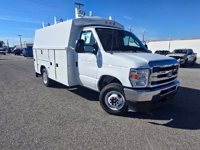 2027 Ford E-350 Cutaway