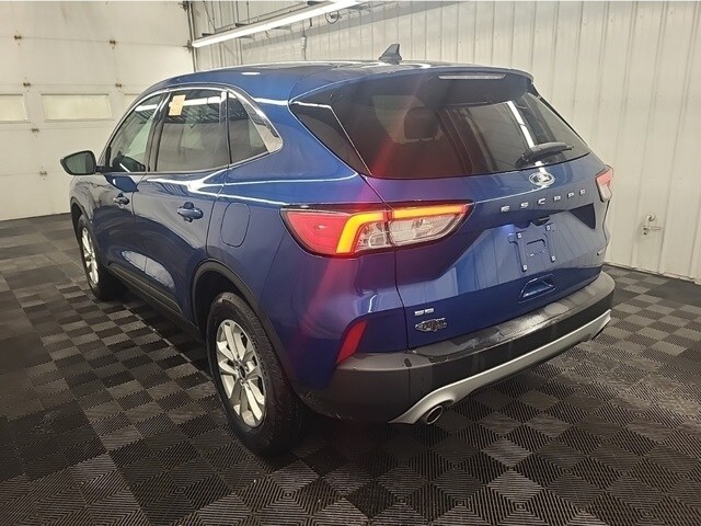 2022 Ford Escape Hybrid SE photo 4