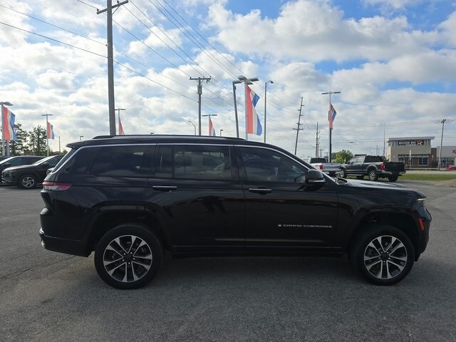 2021 Jeep Grand Cherokee Overland photo 2