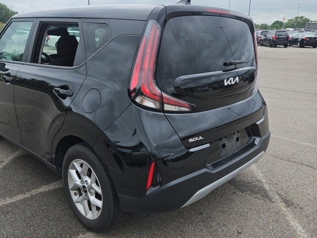 2024 Kia Soul LX photo 3