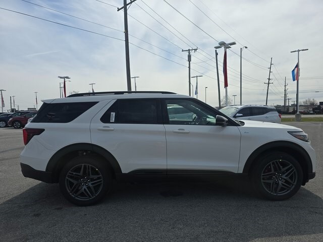 2025 Ford Explorer ST-Line photo 3