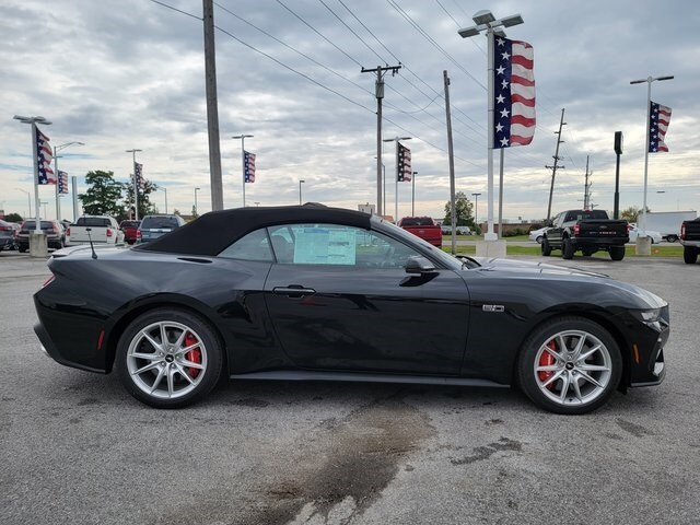 2024 Ford Mustang GT Premium Convertible photo 3