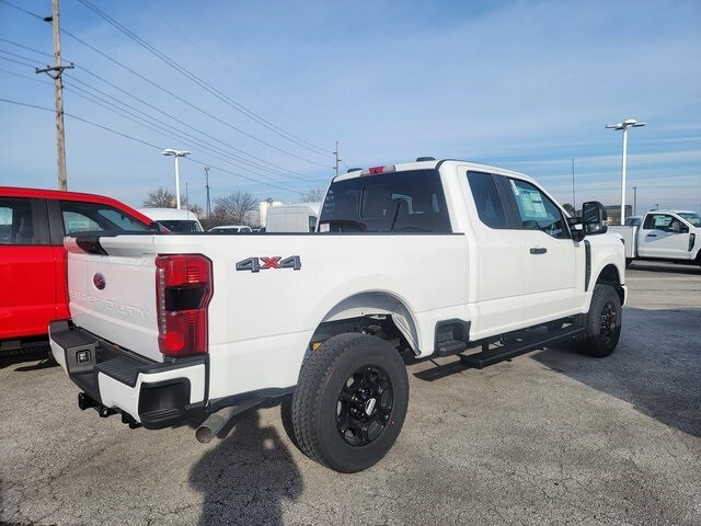 2023 Ford F-350 XL photo 2