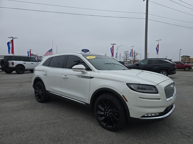 2022 Lincoln Nautilus Reserve photo 2