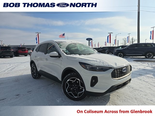 2026 Ford Escape Platinum's photo