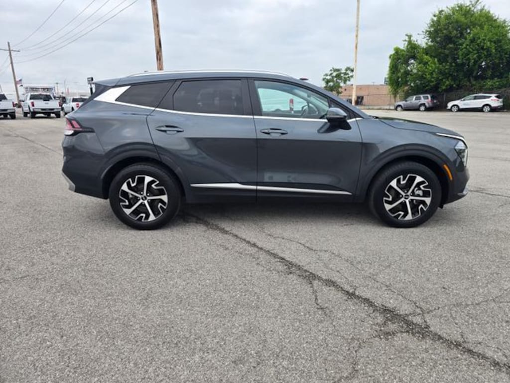 Used 2024 Kia Sportage Hybrid EX SUV