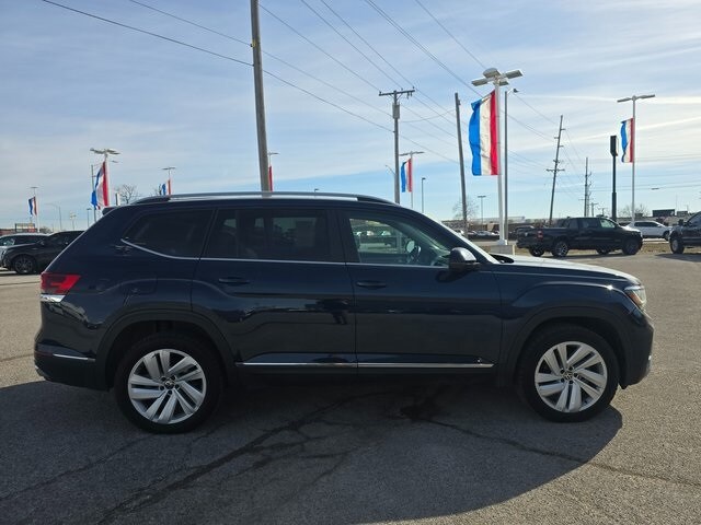 2021 Volkswagen Atlas SEL photo 3